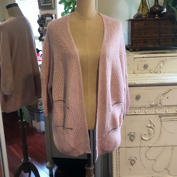 Cozy Oversize Pink Knit Ultra Cozy Sweater 🌸 - Picture 1 of 5